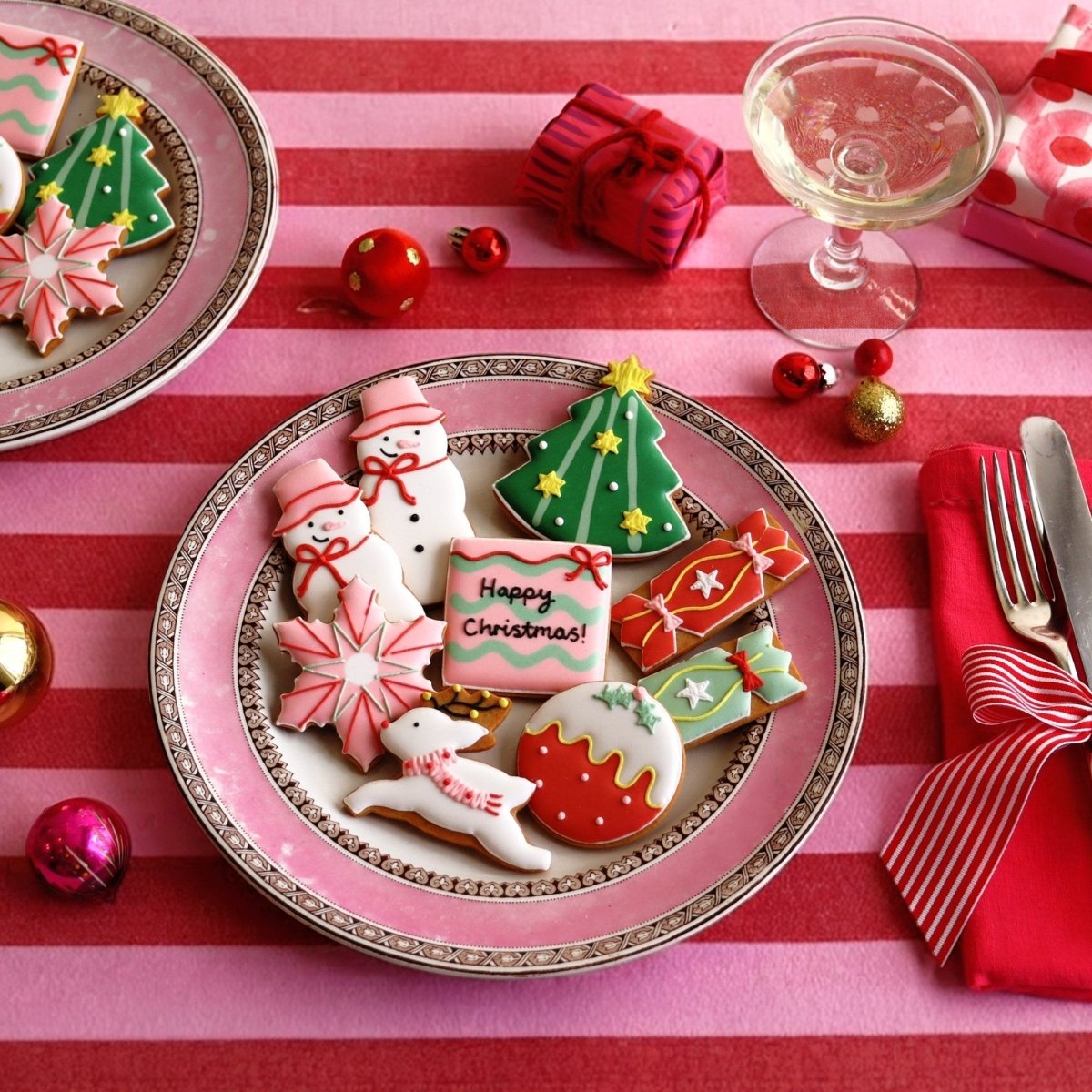 Merry & Bright Biscuit Tin - Patisserie Valerie